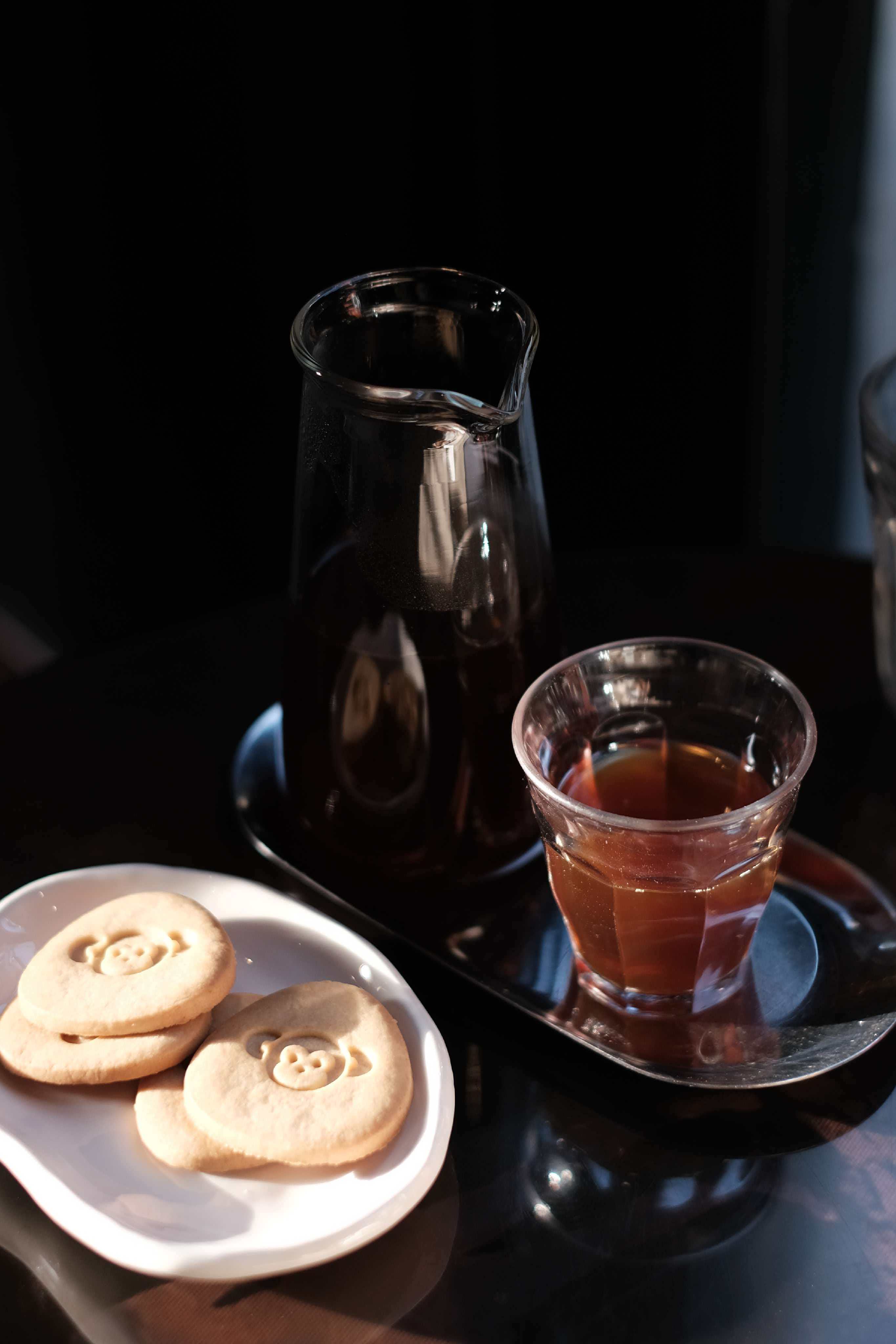 Pour-over coffee preparation at 古耳 Coffee Blackmoon Beijing